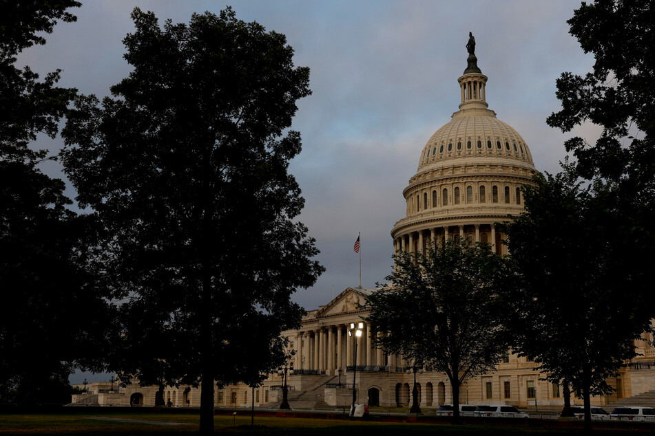 Government shutdown threat closes in as deadline rapidly approaches