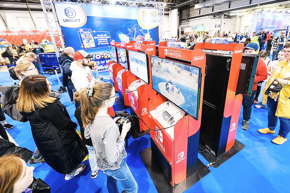 Ein eigener Gaming-Bereich lockt Zocker an.