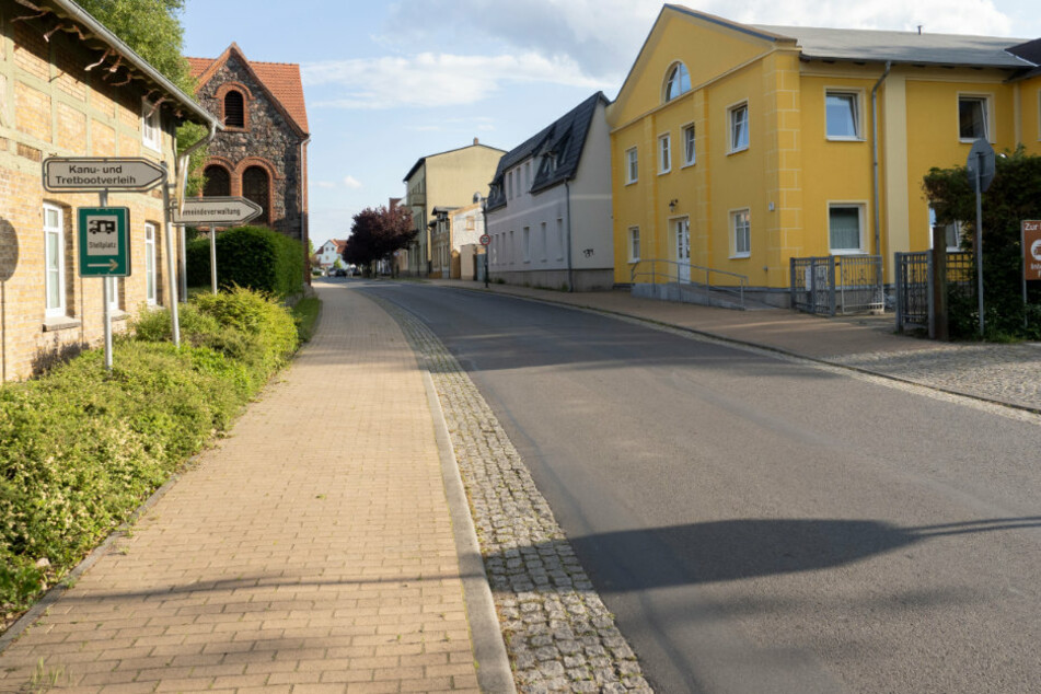 Blick auf die Hauptstraße in Finowfurt, einem Ortsteil der Gemeinde Schorfheide.