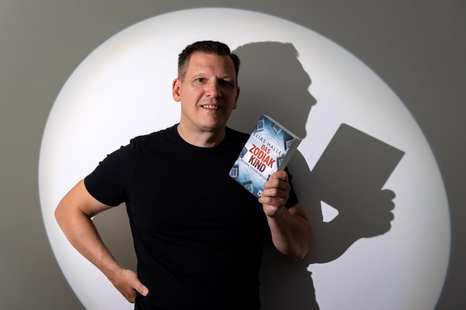 Sein aktueller Roman "Zodiak-Kind" aus der Arne-Stiller-Reihe ist ebenfalls in der Amazon-Bestsellerliste vertreten.