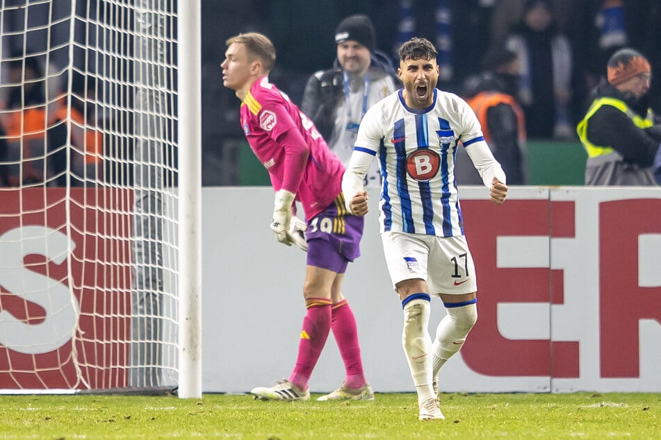 Im DFB-Pokal gegen den HSV verwandelte Jindaoui (Nr. 17) einen Elfmeter. Es blieb sein einzig großer Moment im Trikot der Hertha-Profis.