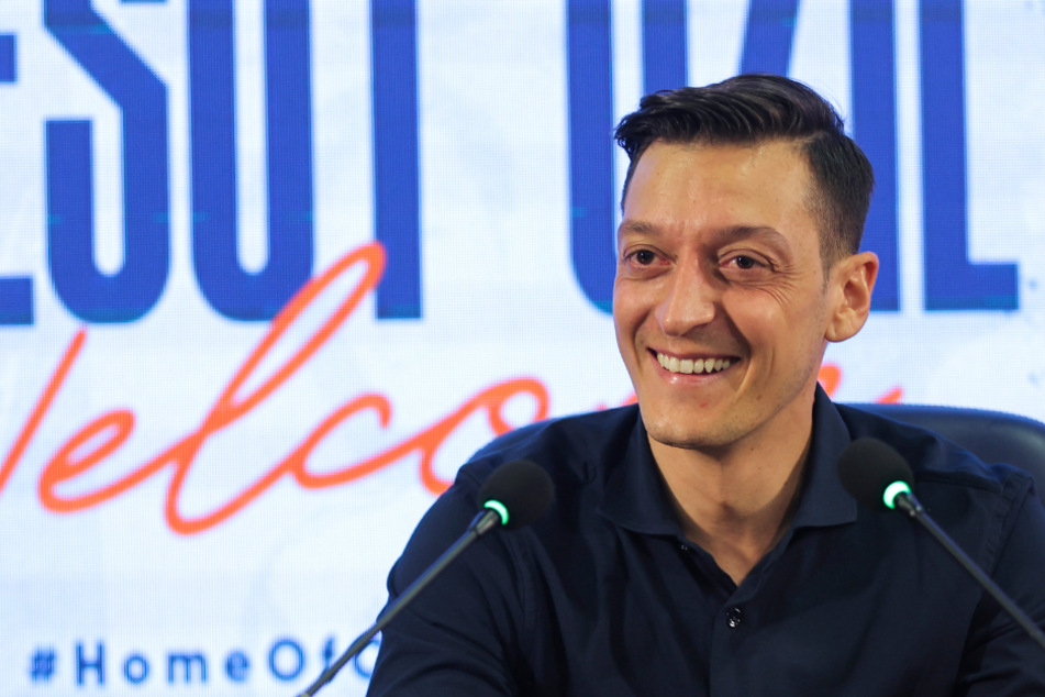 Der gebürtige Gelsenkirchener Mesut Özil (34) lässt in der Türkei seine Karriere ausklingen.