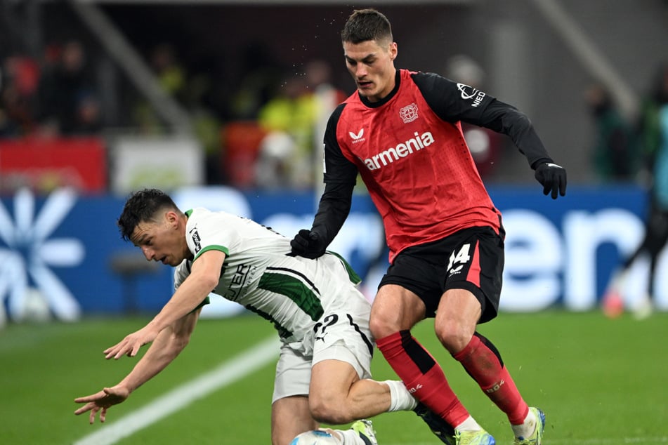 Stefan Lainer (32, links) von Borussia Mönchengladbach spielt künftig wieder in Österreich.