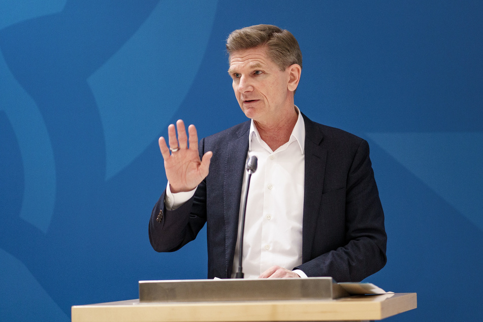 Heiner Garg (55, FDP), Gesundheitsminister von Schleswig-Holstein