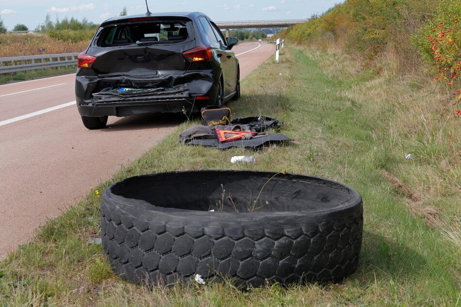 Unfall A72: Reifen fliegt auf A72: Crash mit Verletztem bei Niederfrohna
