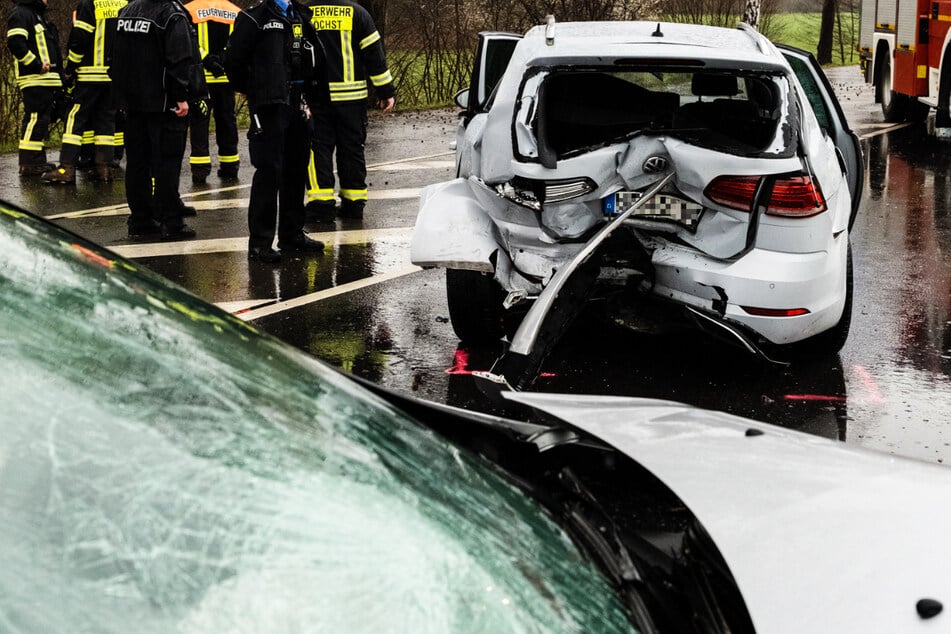 Auf der B45 bei Höchst im Odenwald kam es am Montag zu einem schweren Unfall mit mehreren Verletzten.