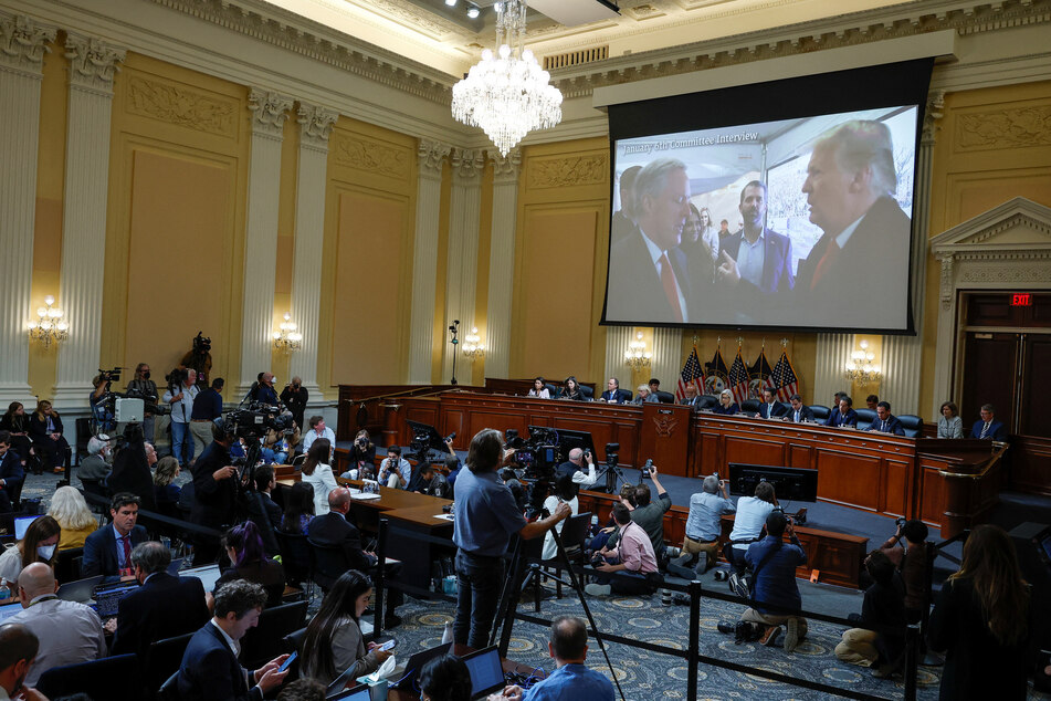 Donald Trump (r.) pictured with his former chief of staff, Mark Meadows, during Tuesday's January 6 hearing.