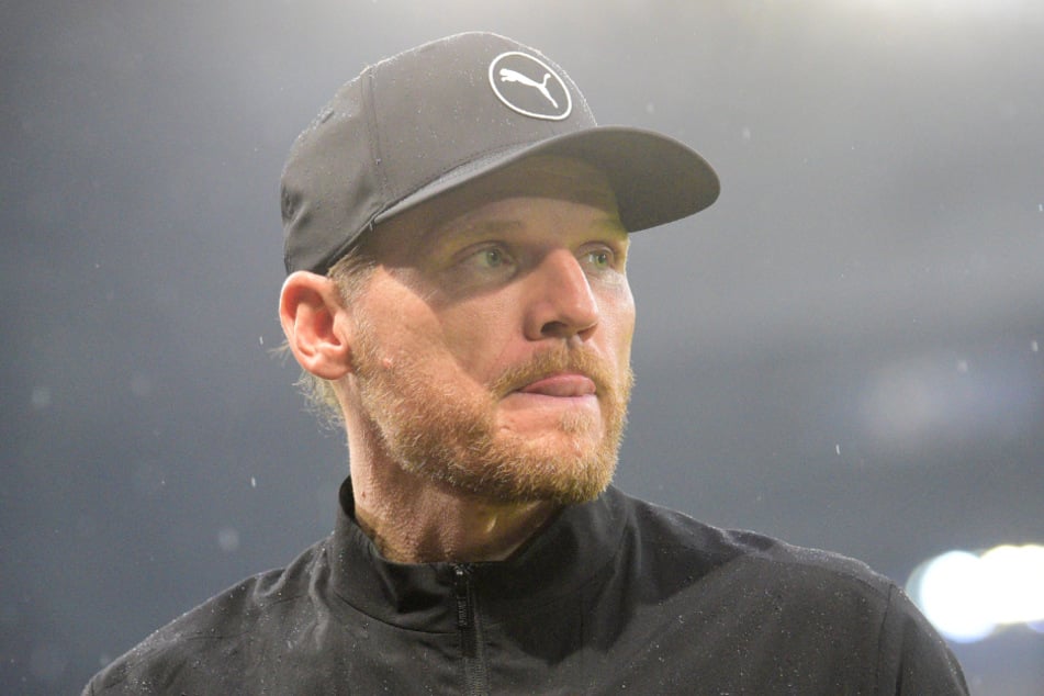 Auch Gladbach-Trainer Eugen Polanksi (39) fand nach dem Spiel deutliche Worte für den VAR.