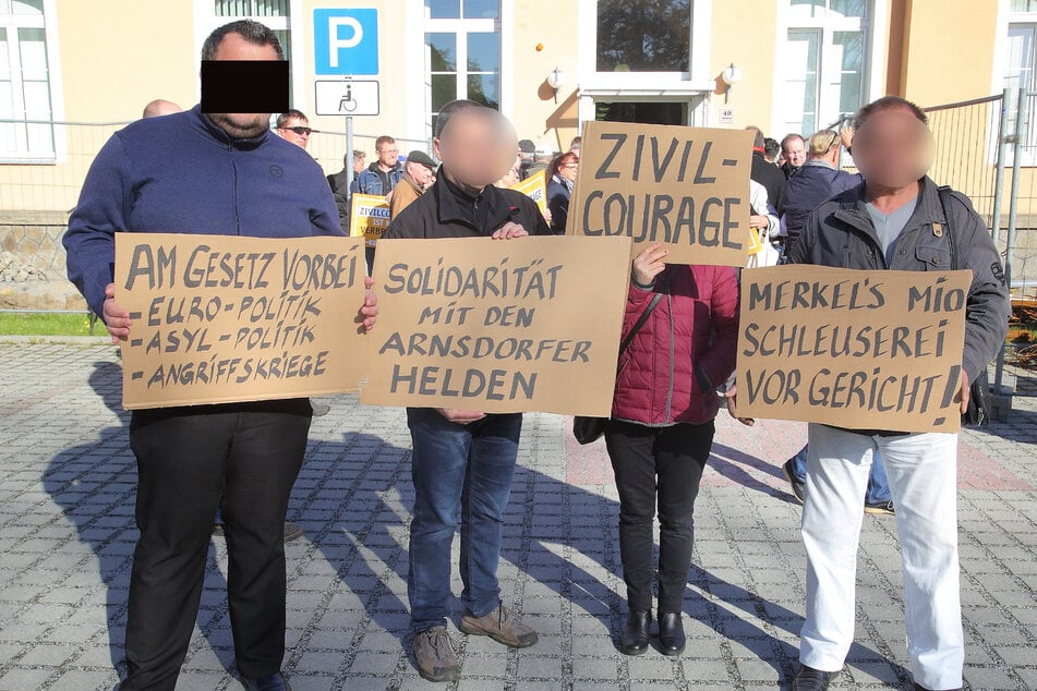 2017 gab es im Kreis Bautzen kaum einen fremdenfeindlichen Protest ohne Marco W. (l.).