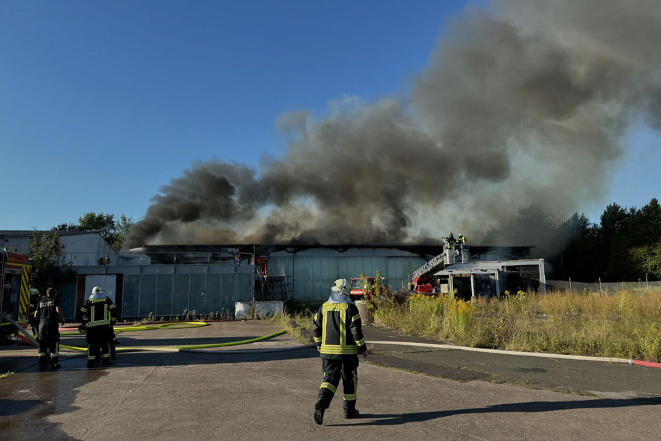 Der ehemalige, inzwischen leer stehende Club wurde völlig zerstört.