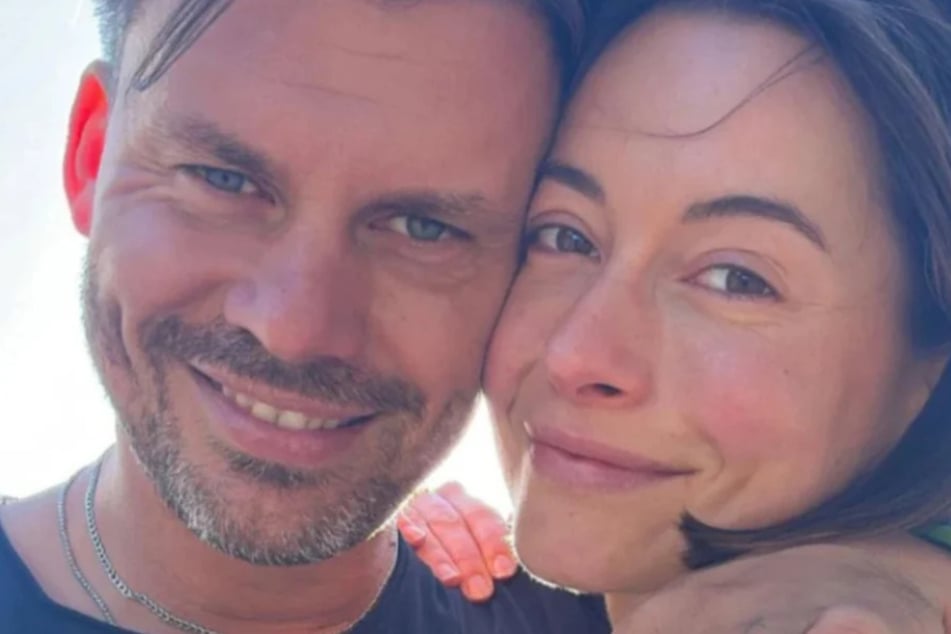Seit ein paar Jahren ist die Ex-"Bachelor"-Siegerin mit Darius Zander zusammen.