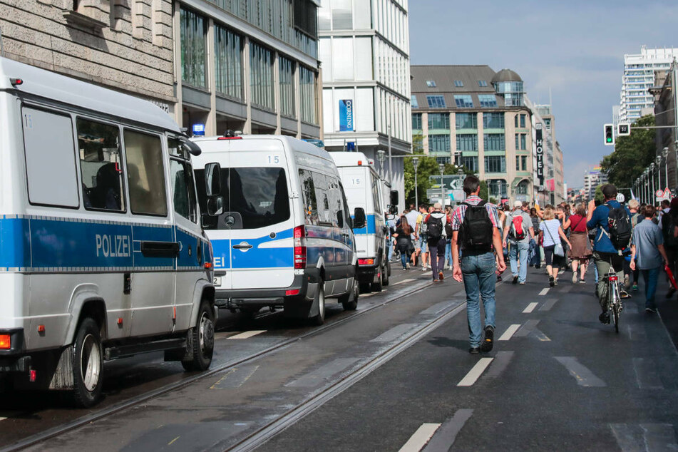 Berlin: Weitere Anti-Corona-Demonstrationen am Montag in Berlin verboten!