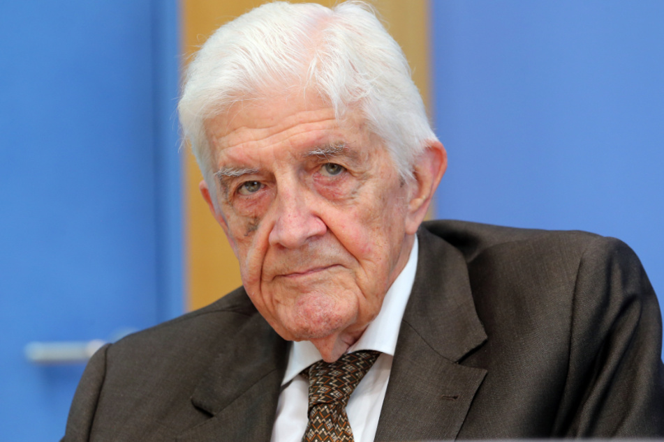 Der FDP-Politiker und frühere nordrhein-westfälische Innenminister ist tot. Er sei am Mittwoch (11.03.2020) im Alter von 89 Jahren gestorben, teilte das NRW-Innenministerium mit.