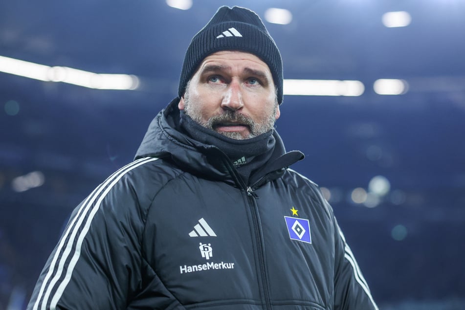 HSV-Coach Tim Walter (48) war nach dem Auswärtssieg beim FC Schalke 04 zwar zufrieden, übte aber auch Kritik an seiner Mannschaft.