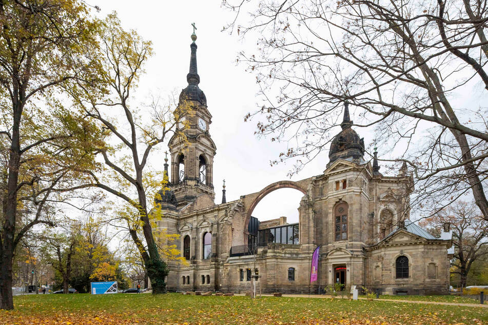 Die Kirchruine dient jetzt als Jugendkirche.