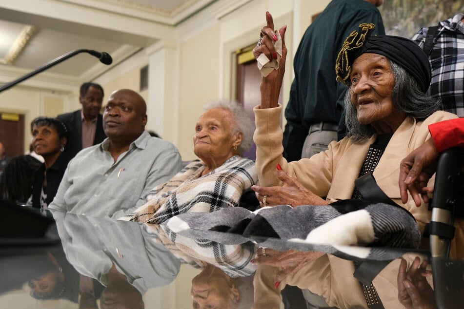 Viola Ford Fletcher (c.) and Lessie Benningfield Randle (r.) met with Justice Department investigators who are reviewing the Tulsa Race Massacre (file photo).