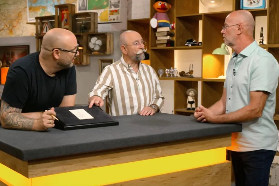 Bares für Rares: "Bares für Rares": Was Ex-Häftling der Stasi im ZDF anbietet, sorgt für Irritationen