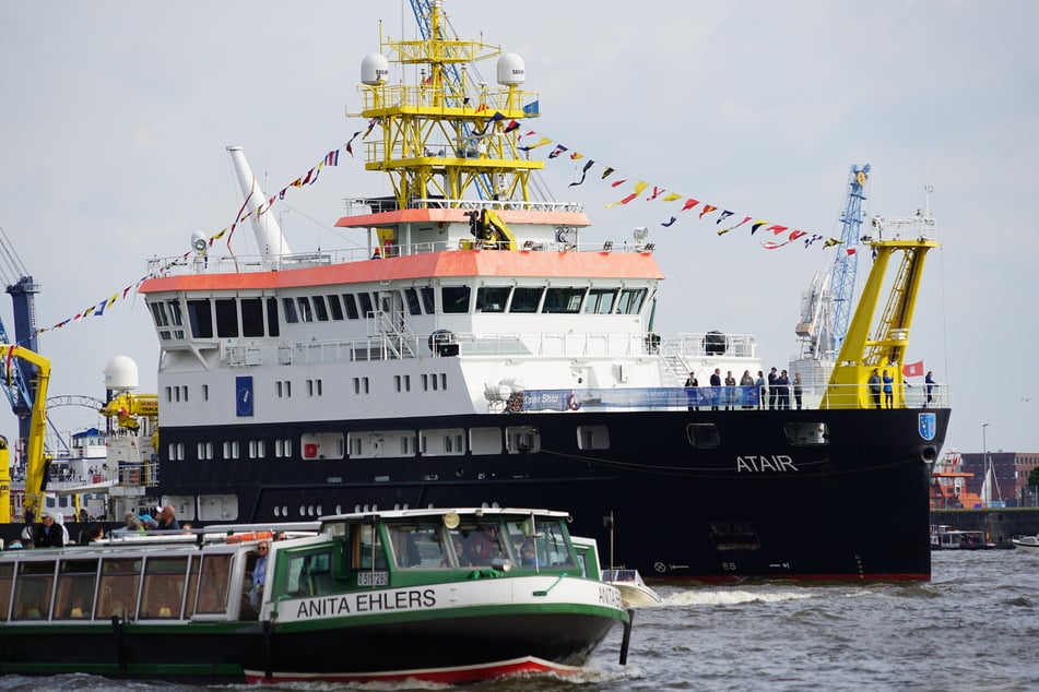 Zum ersten Mal dabei war die "ATAIR" - das größte Schiff des Bundesamts für Seeschifffahrt und Hydrographie (BSH).