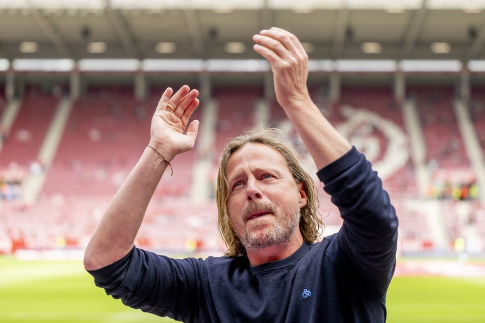 Mainz-Coach Bo Henriksen (50) muss einen Mittelweg finden. Logisch, dass er gleich in zwei Pokalwettbewerben feiern will.