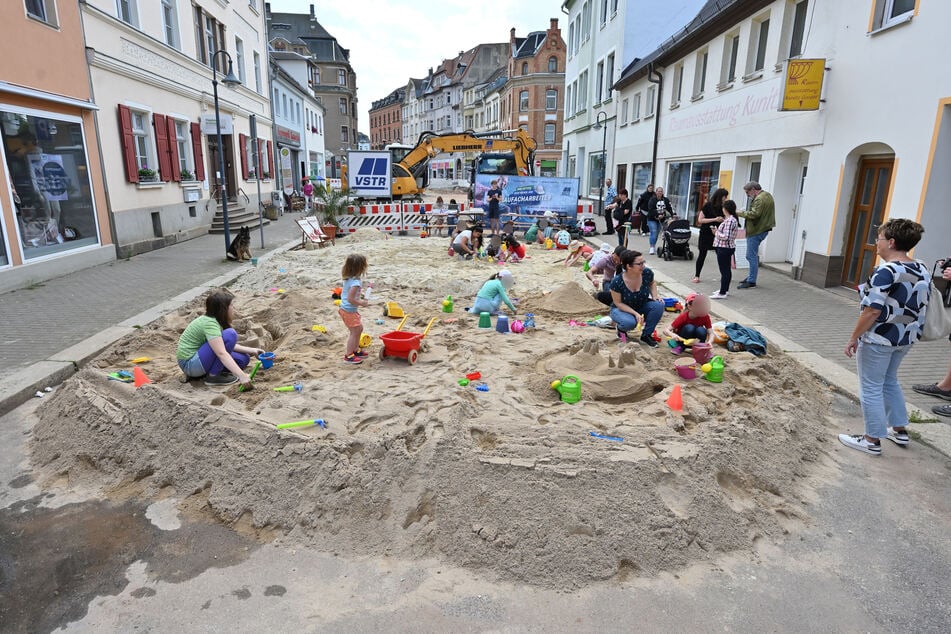 Mit fröhlichen Aktionen möchte die Stadt die lange Baustellenzeit überbrücken.