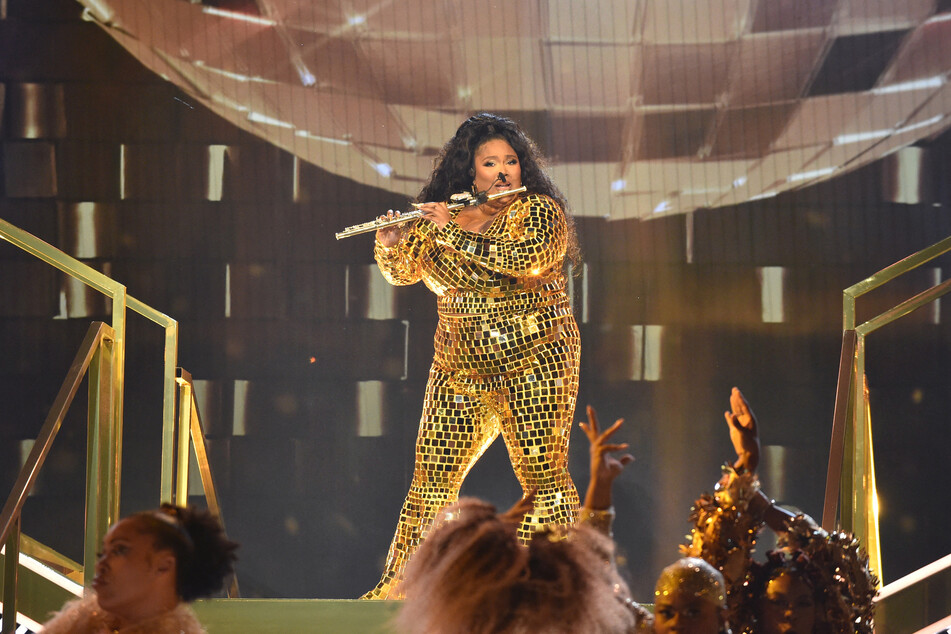 Lizzo, a classically trained flute player, got to try out Sesame Street's special cookie flute.