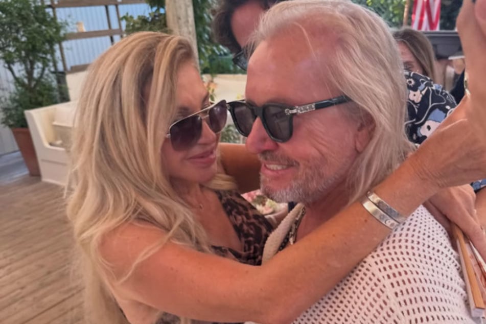 Mit seiner Ehefrau Carmen (61) ist der Multimillionär bereits seit über 30 Jahren glücklich verheiratet.