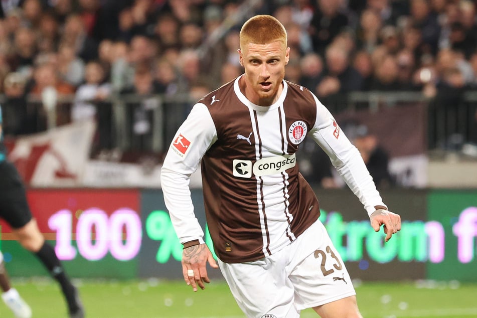 Das Topspiel bei Hannover 96 ist für Kiezkicker Louis Oppie (24) eine Art Heimspiel.