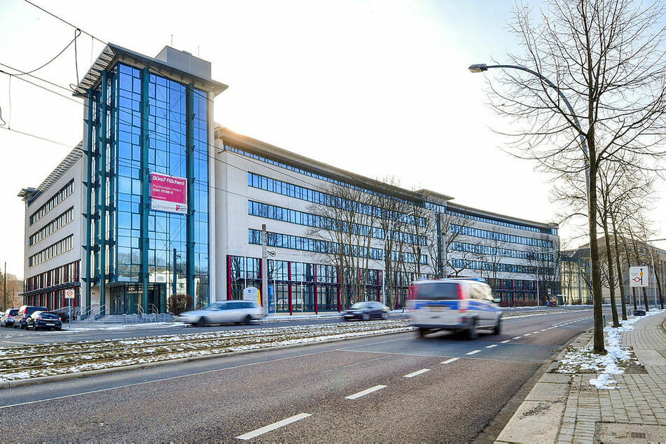 Test-Station: 3 000 Menschen aus Chemnitz und der Region sollen bei der Helmholtz-Gesellschaft im alten Technischen Rathaus Blut abgeben.