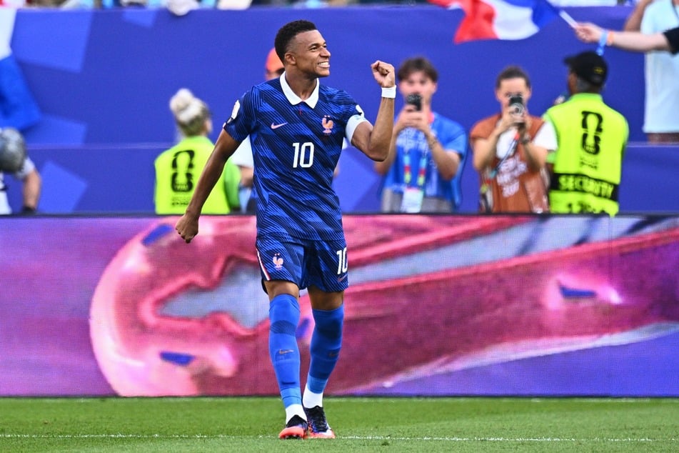 Kylian Mbappé schoss Frankreich gegen Paraguay in die nächste Runde.