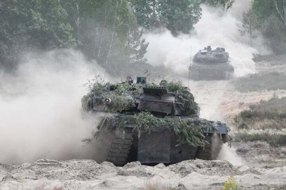 Der Leopard 2A6 kombiniere Feuerkraft, Mobilität und Schutz. Der Kampfpanzer besitzt weltweites Ansehen und kommt künftig in der Ukraine zum Einsatz.