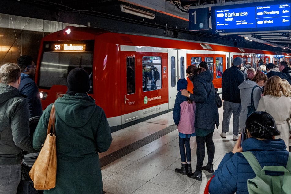 Mehrere S-Bahn-Linien sind am Mittwochabend von der Sperrung betroffen.