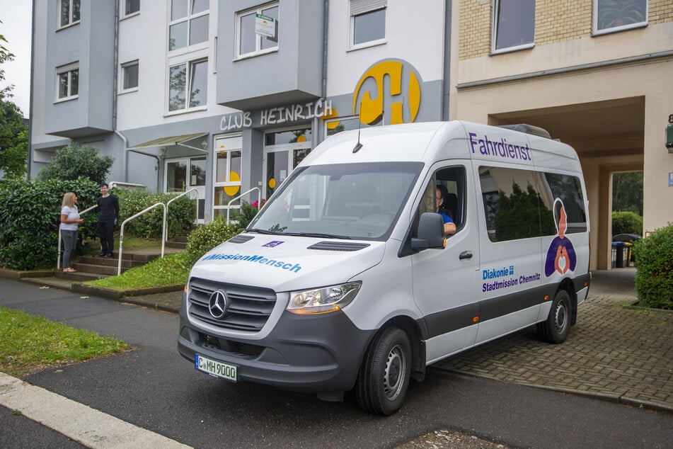 Ein Fahrdienst ermöglicht gemeinsame Ausflüge.