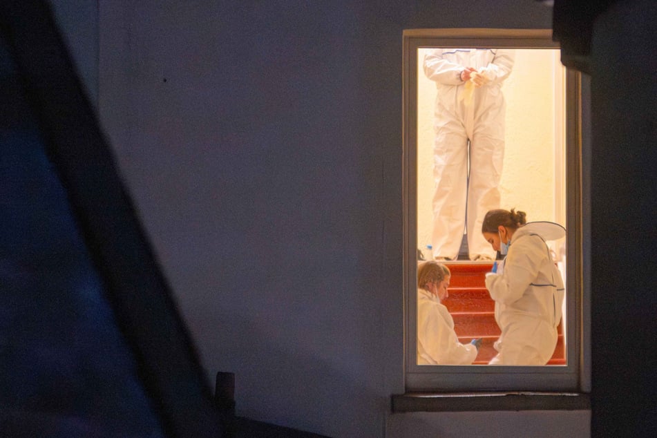 Polizei findet Frauenleiche in Leverkusen: Mordkommission ermittelt