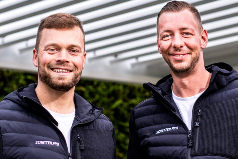 Das erfahrene Team um Martin König (li.) und Georg Stolle (re.) bietet passend zur dunklen Zeit des Jahres einen echten Lichtblick für die Terrasse.