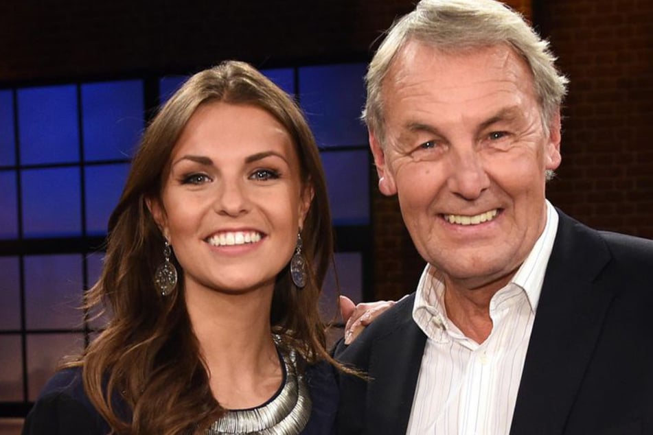 Mit Papa Jörg Wontorra (77) pflegt die 37-jährige Moderatorin ein sehr inniges Verhältnis.