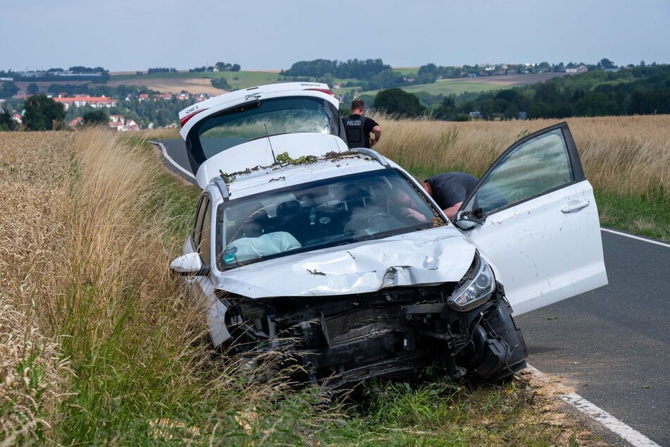 Der Hyundai wurde bei dem Unfall in Striegistal erheblich beschädigt.