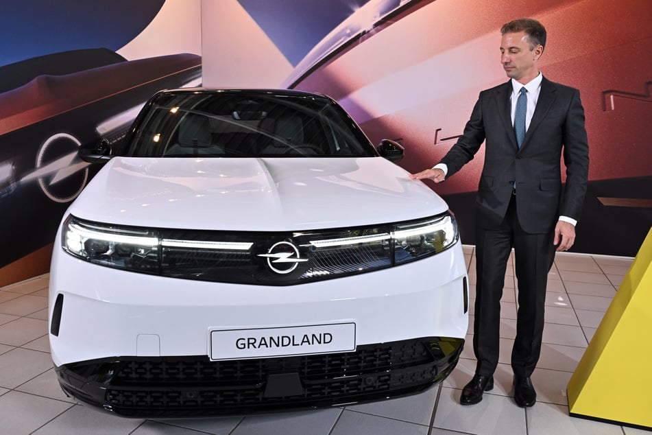 Florian Huettl, Geschäftsführer der Opel Automobile GmbH, während der Vorstellung des neuen Opel Grandland. Im Thüringer Werk soll künftig die vollelektrische Variante produziert werden.