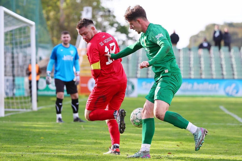 Der Rasen im Alfred-Kunze-Sportpark wirkt spätestens nach dem Spiel gegen Weixdorf etwas mitgenommen.