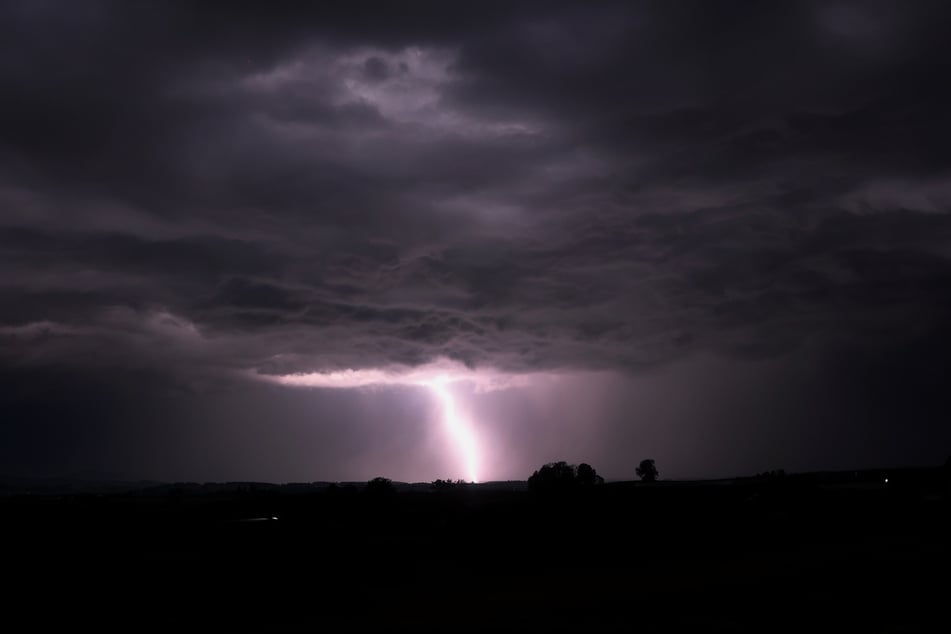 Große Gewitterzellen sorgen regional für einen lauten Wetterumschwung.