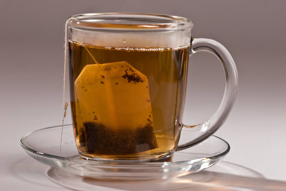 Study participants who consumed two or more cups of black tea each day had between a 9% and 13% lower risk of mortality.