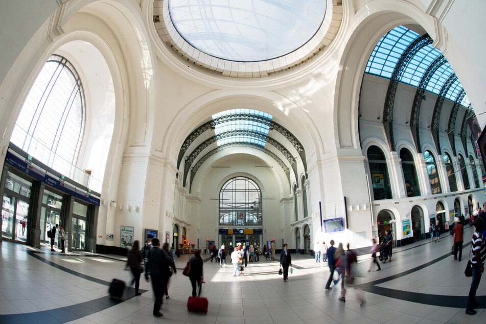 Im Dresdner Hauptbahnhof wurde am Mittwochmorgen eine 31-jährige Frau verletzt. (Archivbild)