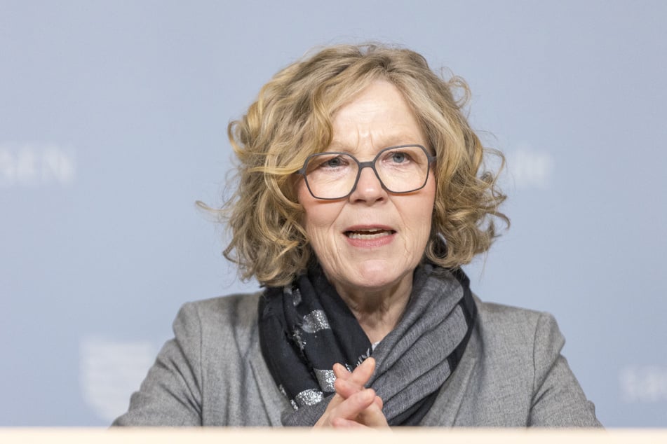 Sachsens Infrastrukturministerin Regina Kraushaar (62, CDU) legte die verfügbaren Daten zu Militär-Unfällen in Sachsen vor.