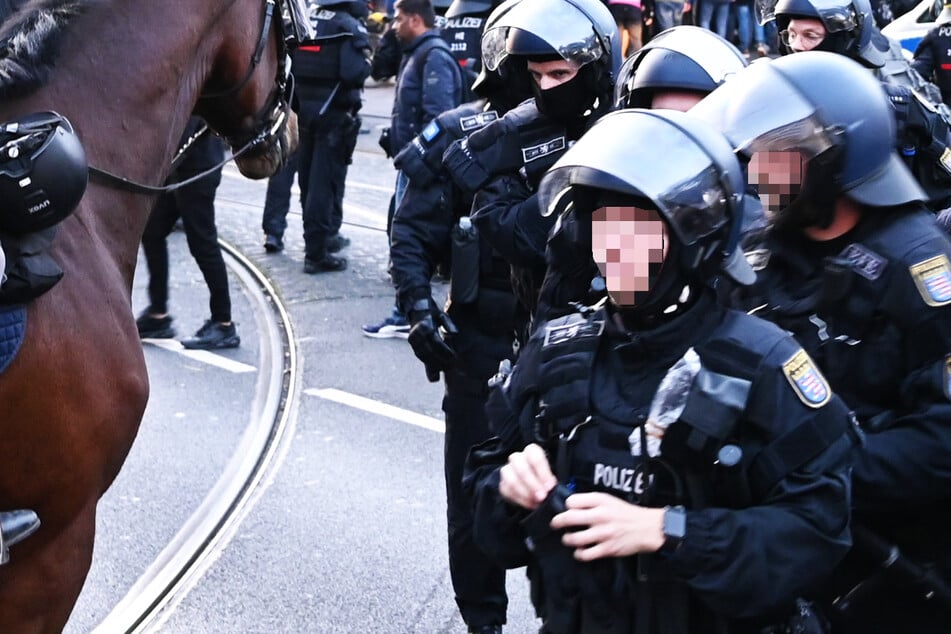 Vor Champions-League-Match in Frankfurt: Polizei zieht viele Gewalt-Chaoten aus dem Verkehr