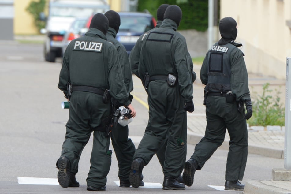 Spezialkräfte der Polizei rückten an. (Symbolbild)