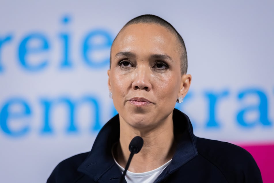 FDP-Generalsekretärin Nicole Büttner gibt sich trotz den Zahlen für die FDP kämpferisch.