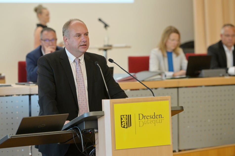 OB Dirk Hilbert (52, FDP) muss den nächsten Doppelhaushalt zusammenbekommen.