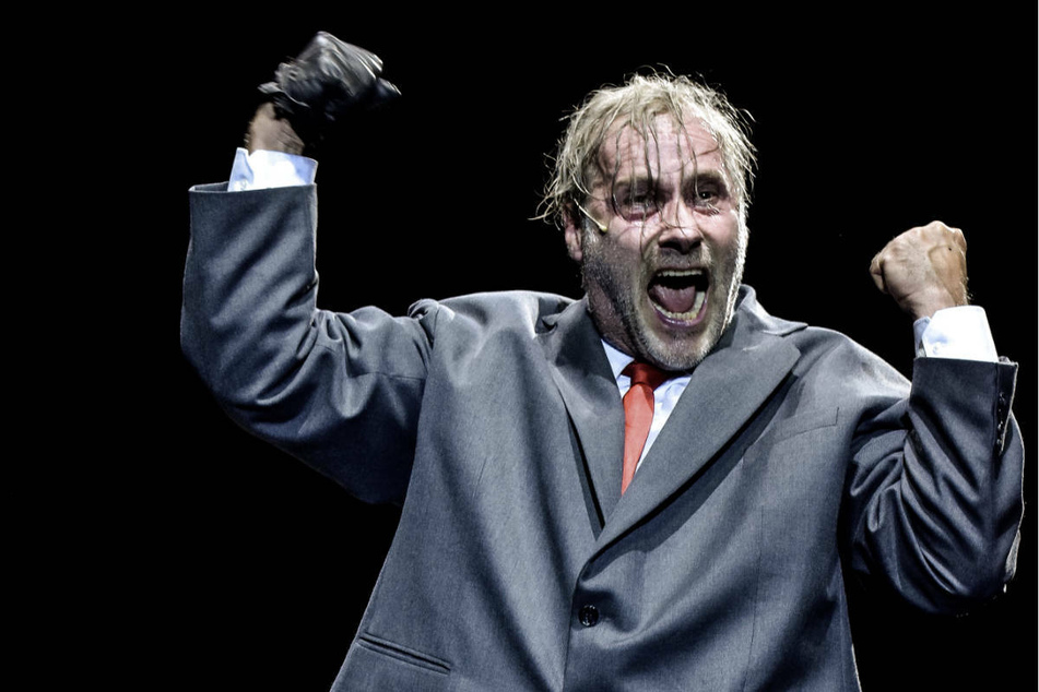 Wolfram Koch als "Richard III." auf der Bühne des Frankfurter Schauspielhauses: Der 60-Jährige hofft, dass die Menschen "das Ritual, ins Theater zu gehen", nicht verlernen.