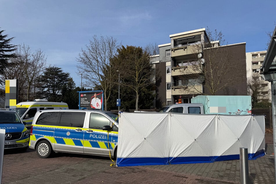 Auf einem Parkplatz in Köln hat es einen tödlichen Unfall gegeben.