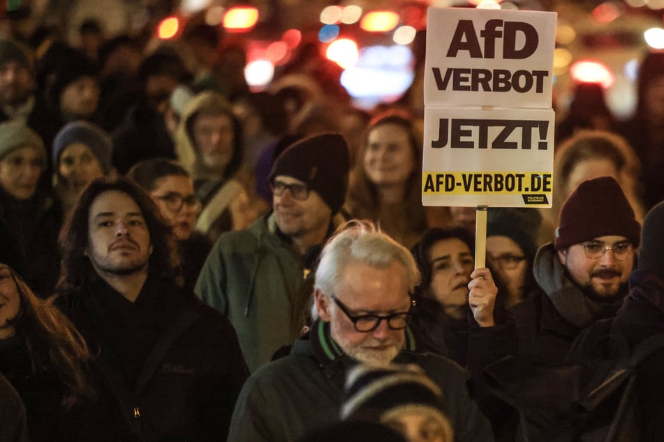 In vielen Städten Deutschlands wird am Wochenende gegen Rechtsextremismus demonstriert. Auch in Sachsen-Anhalt gehen Menschen auf die Straße.