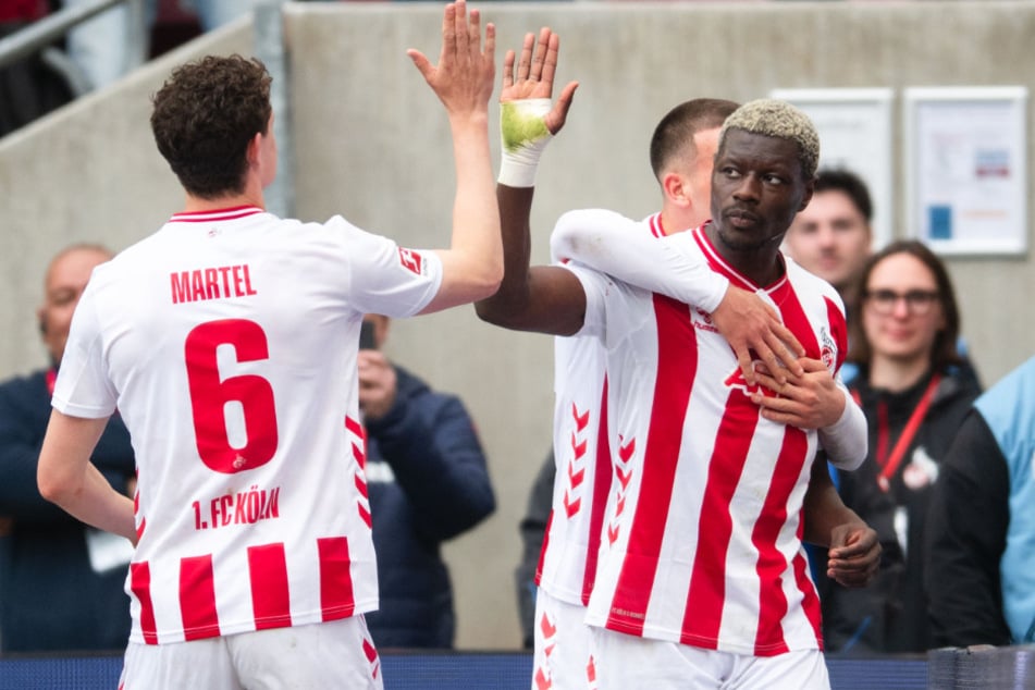 Ragnar Ache (r.) sorgte mit seinem Treffer zum zwischenzeitlichen 2:0 für spürbare Ruhe im Stadion.